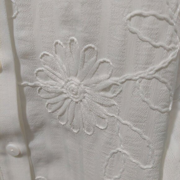 NWT Voy White Floral Embroidered Sleeveless Ruffle Button-Up Blouse Size Large - Picture 5 of 9